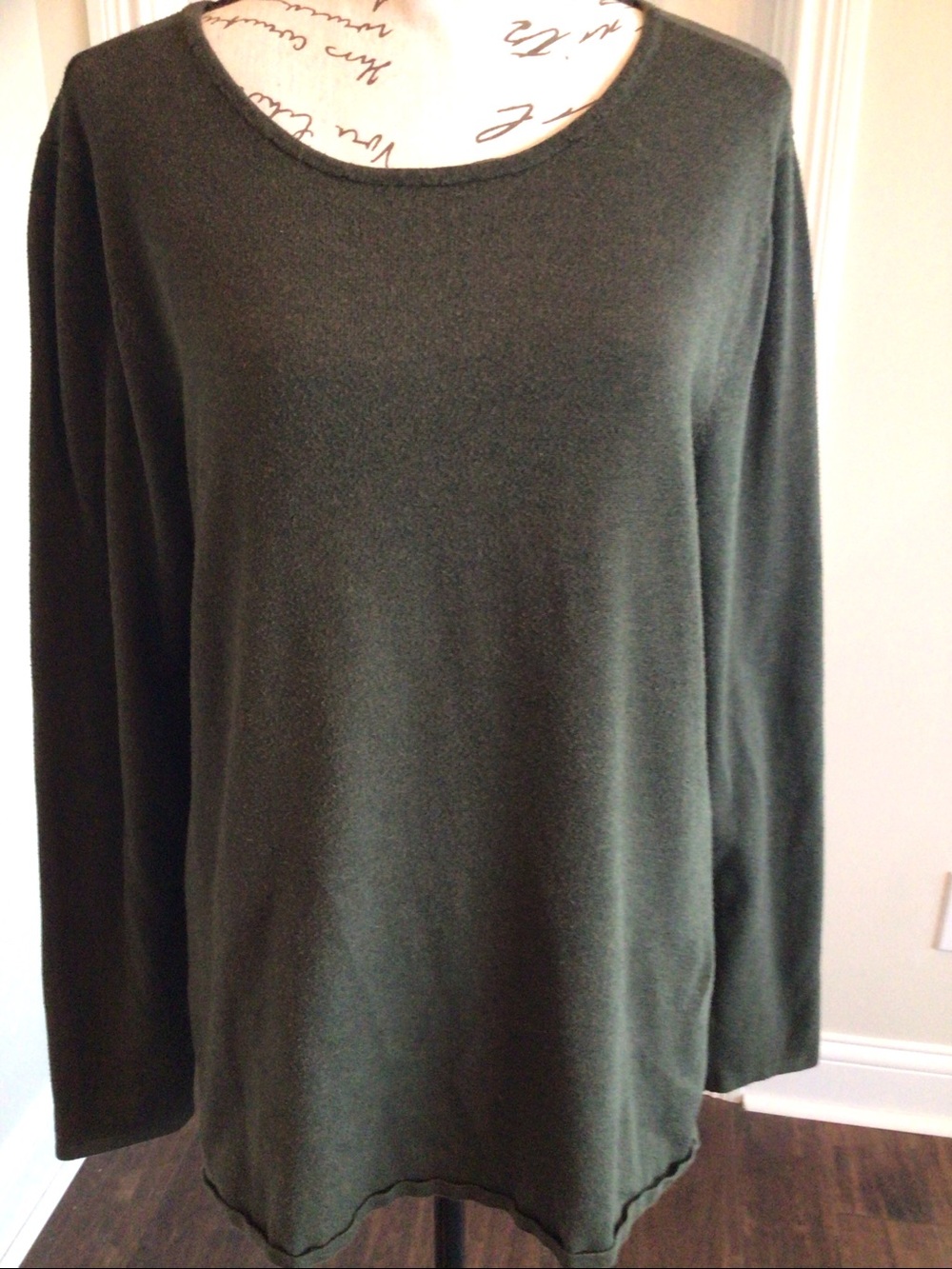 Chelsea & Theodore Olive Scoop Neck Lightweight Sweater tunic Sz L